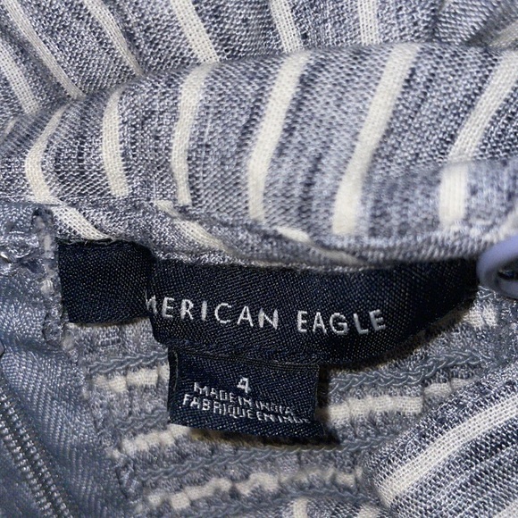 NWOT.  American Eagle Jumpsuit size 4. - Picture 4 of 7